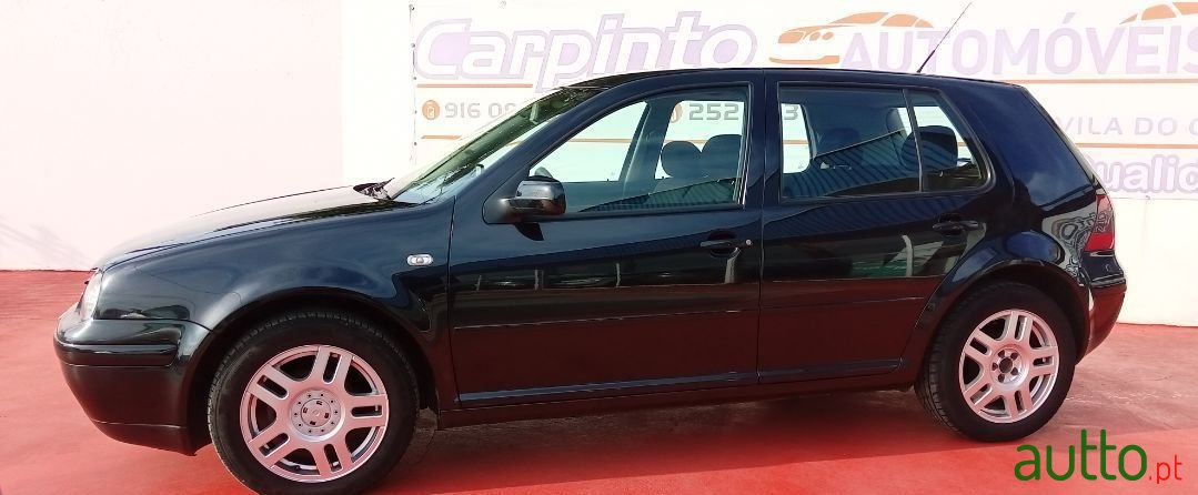 2003' Volkswagen Golf photo #3