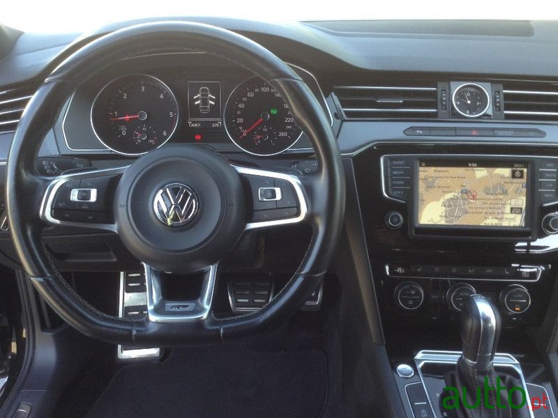 2016' Volkswagen Passat photo #6
