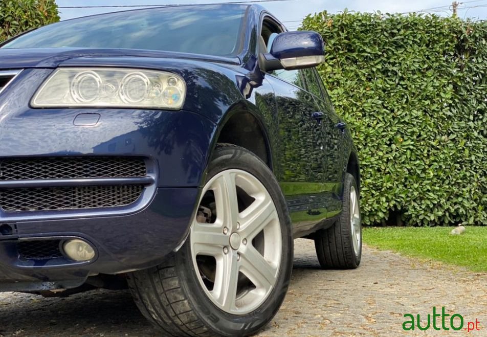 2003' Volkswagen Touareg photo #2