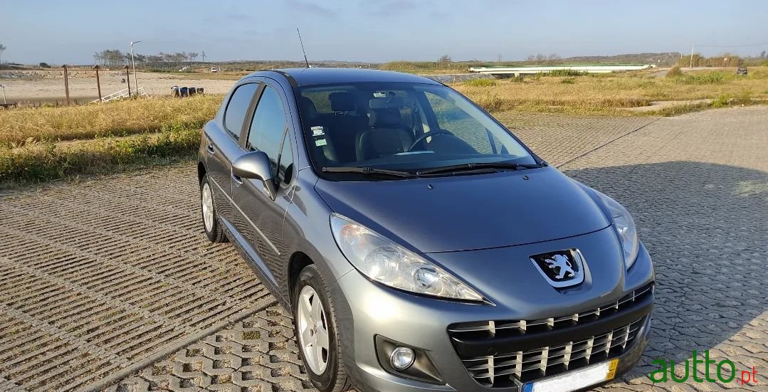 2011' Peugeot 207 photo #3