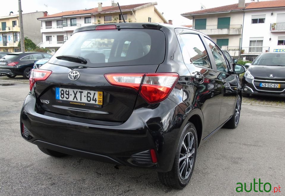 2019' Toyota Yaris photo #3