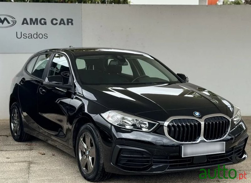 2023' BMW Série 1 D Corporate Edition photo #3