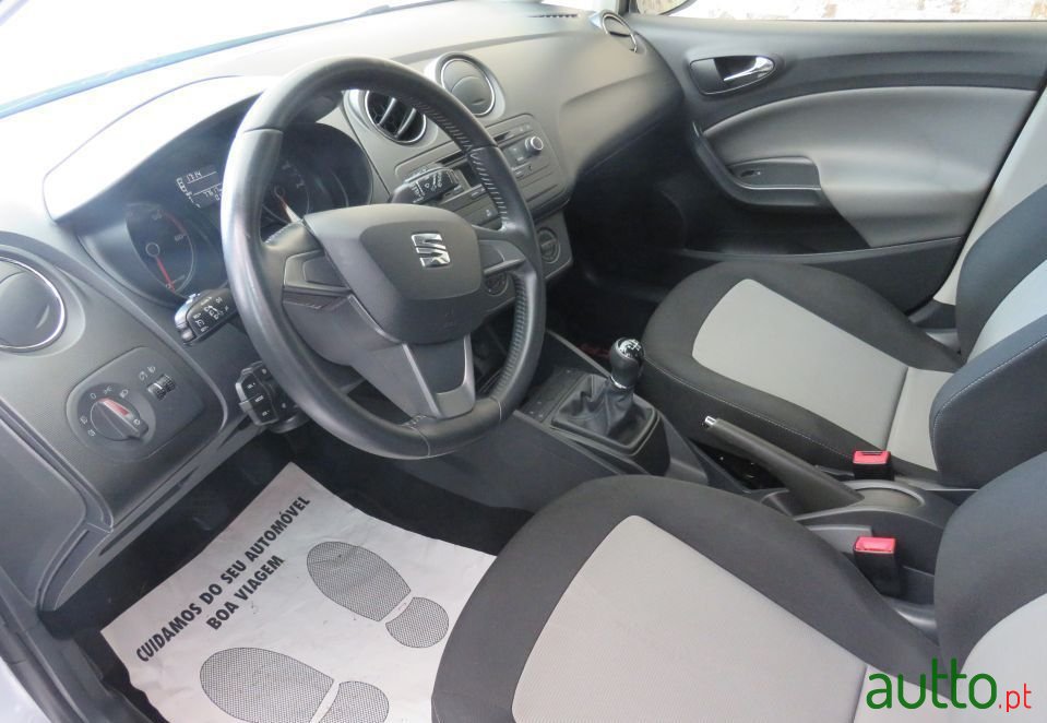 2014' SEAT Ibiza photo #4