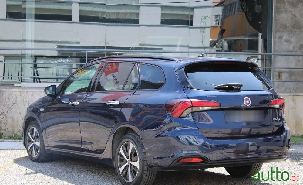 2018' Fiat Tipo Station Wagon photo #3