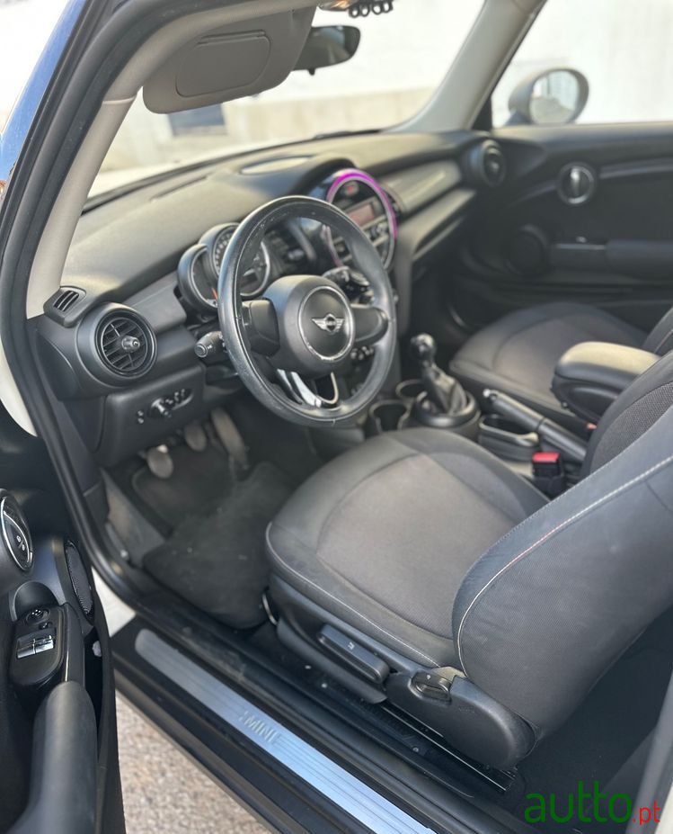 2015' MINI One 3 Portas photo #4