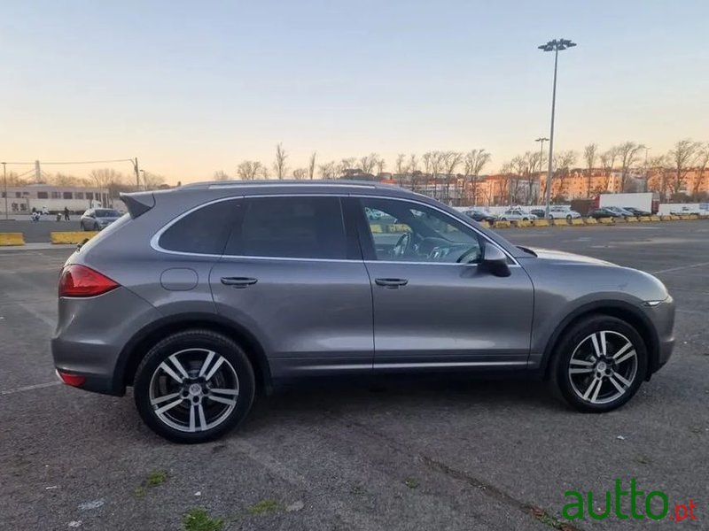 2011' Porsche Cayenne Ii photo #2