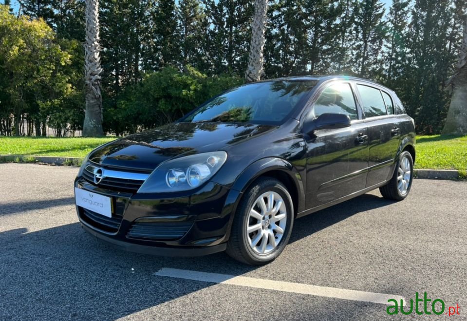 2005' Opel Astra photo #3