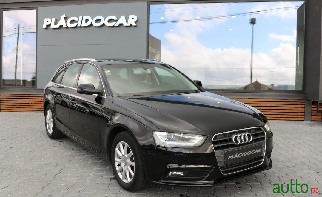 2013' Audi A4 Avant photo #1