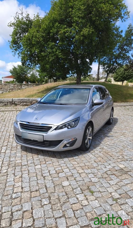 2017' Peugeot 308 Sw photo #1
