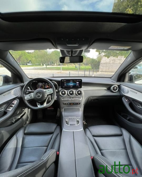 2019' Mercedes-Benz Glc-300 photo #5