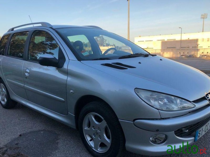 2006' Peugeot 206 Sw photo #2