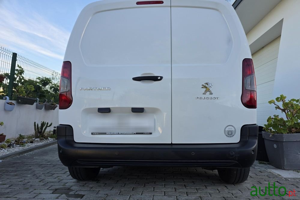 2019' Peugeot Partner photo #6
