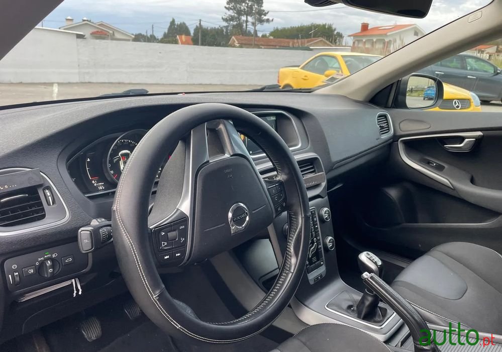 2016' Volvo V40 photo #1