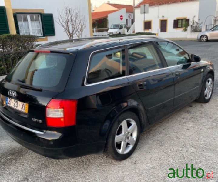 2001' Audi A4 Avant photo #4