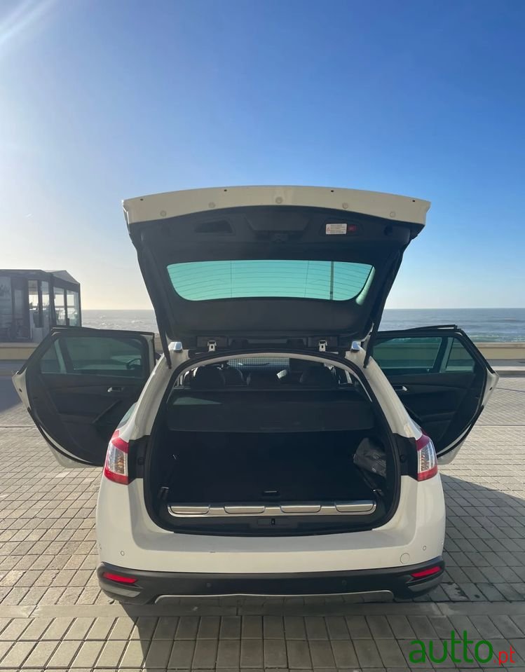 2015' Peugeot 508 Sw photo #2