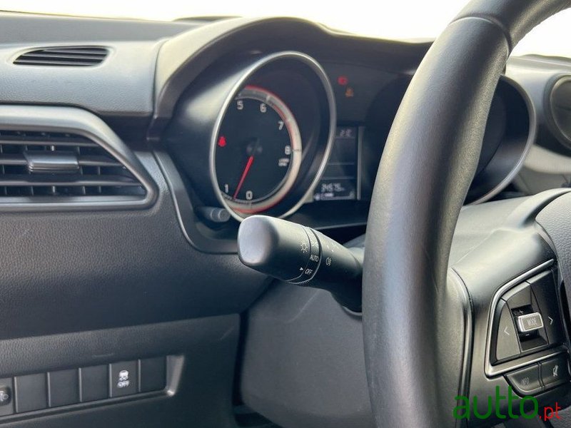 2019' Suzuki Swift photo #5