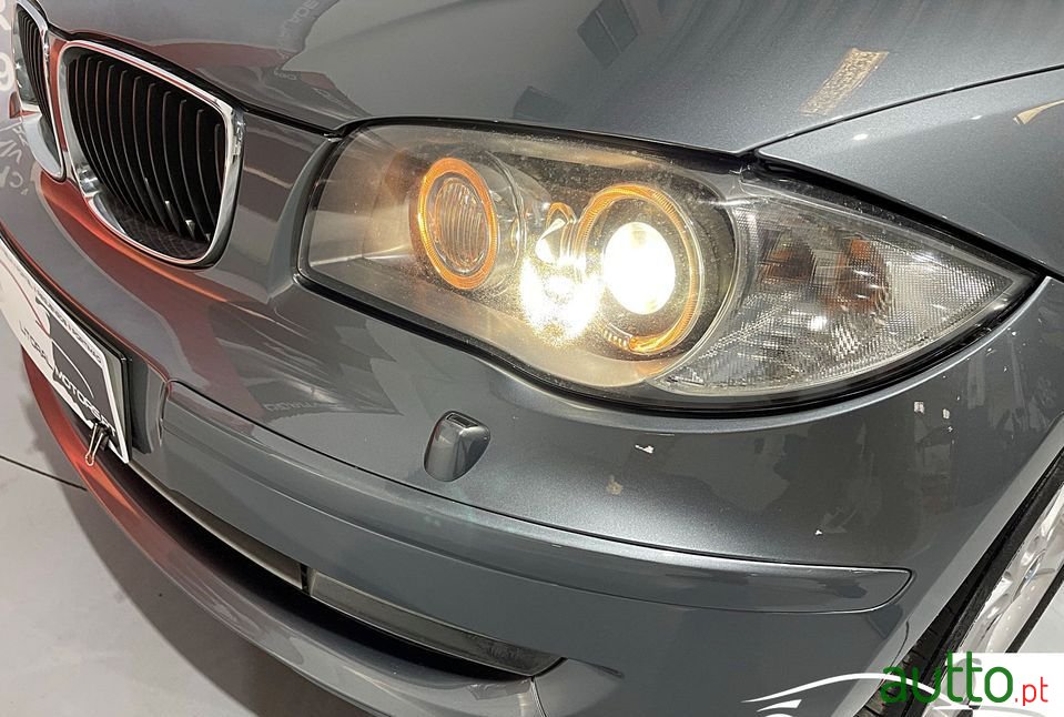 2011' BMW 123 photo #4