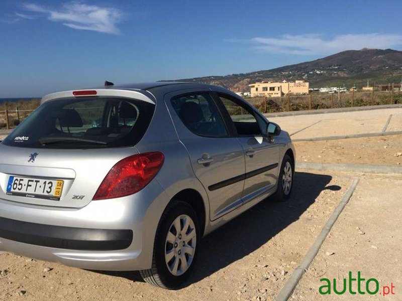 2008' Peugeot 207 1.4 Hdi Trendy photo #2