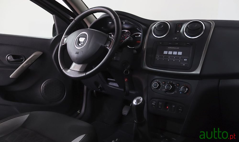 2015' Dacia Sandero 0.9 Tce Stepway 124G photo #6