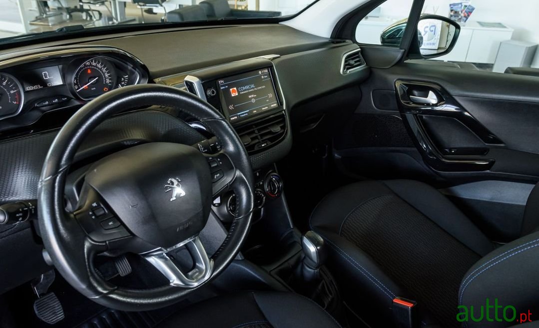 2018' Peugeot 208 photo #6