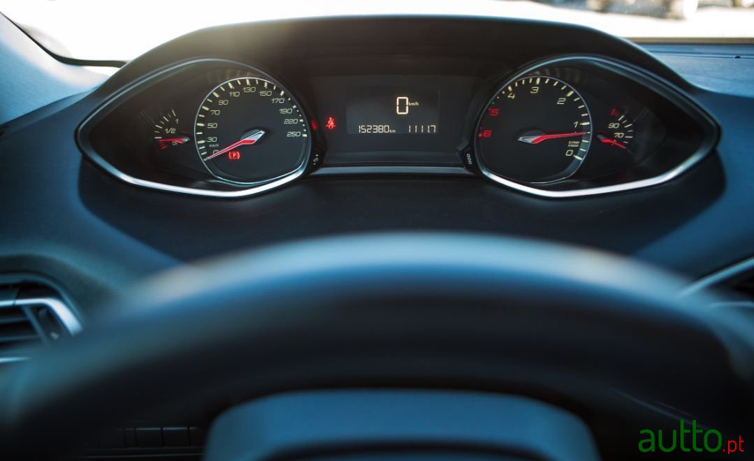 2014' Peugeot 308 Sw photo #3