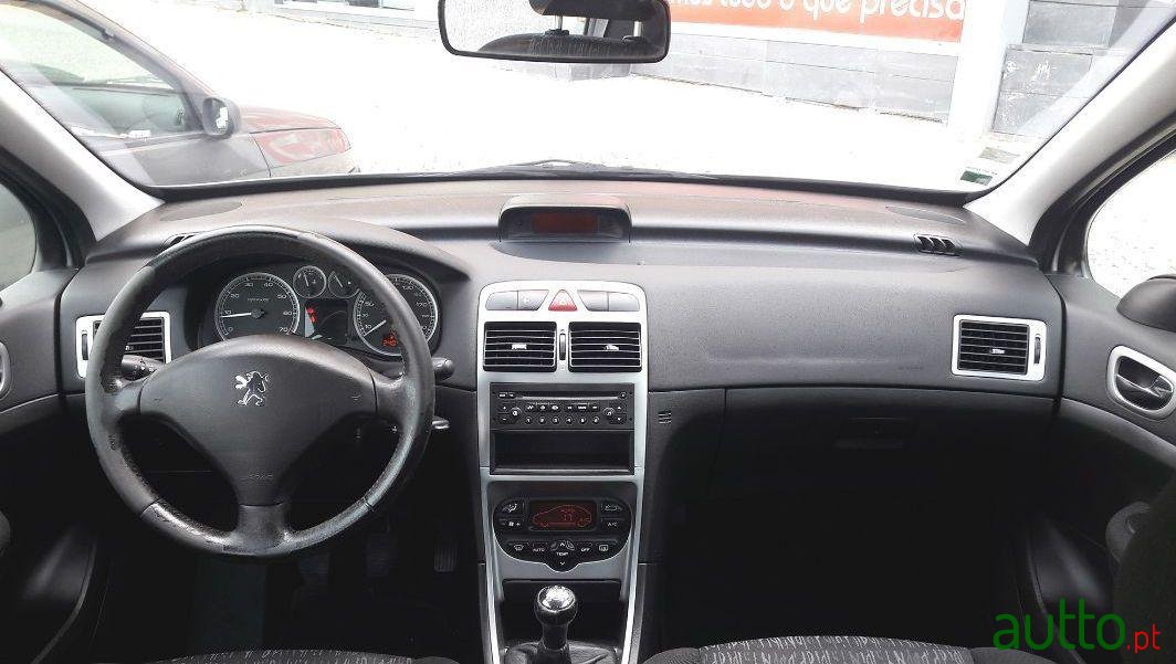 2004' Peugeot 307 photo #1