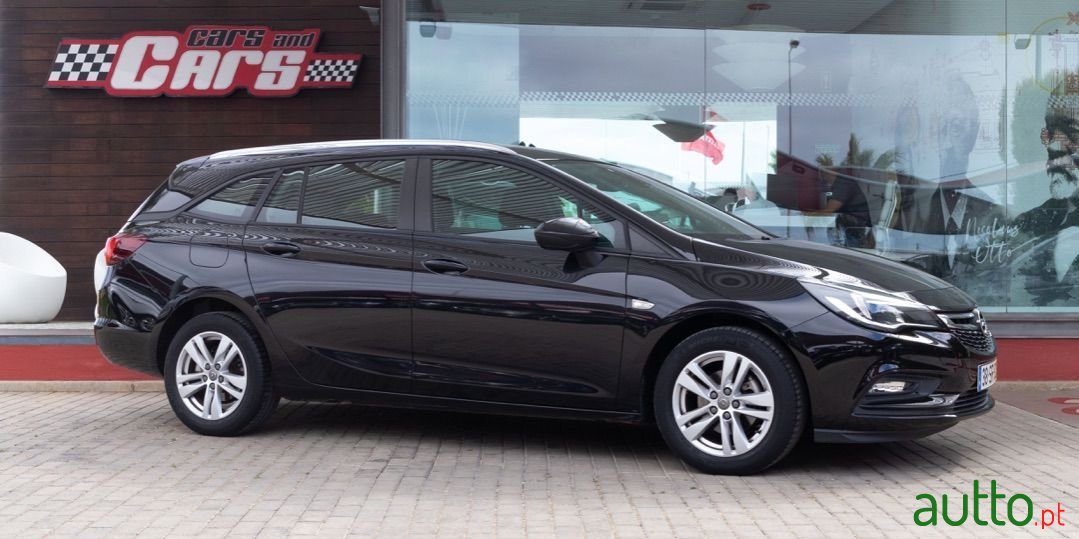 2017' Opel Astra Sports Tourer photo #1