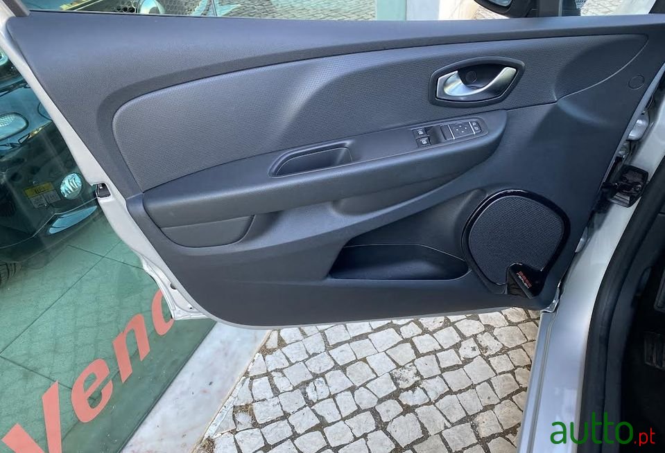 2019' Renault Clio photo #6