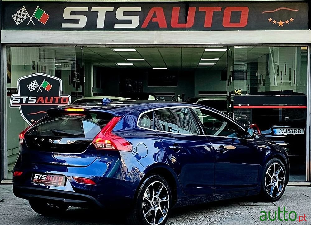 2015' Volvo V40 D2 Ocean Race photo #3