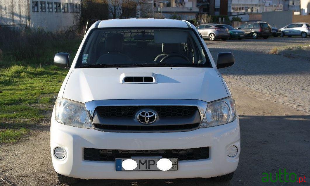 2012' Toyota Hilux 5 Lugares photo #1