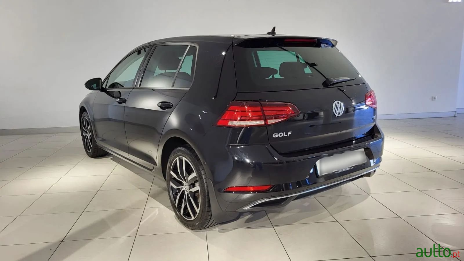 2018' Volkswagen Golf photo #5