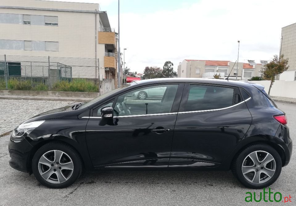 2015' Renault Clio photo #1