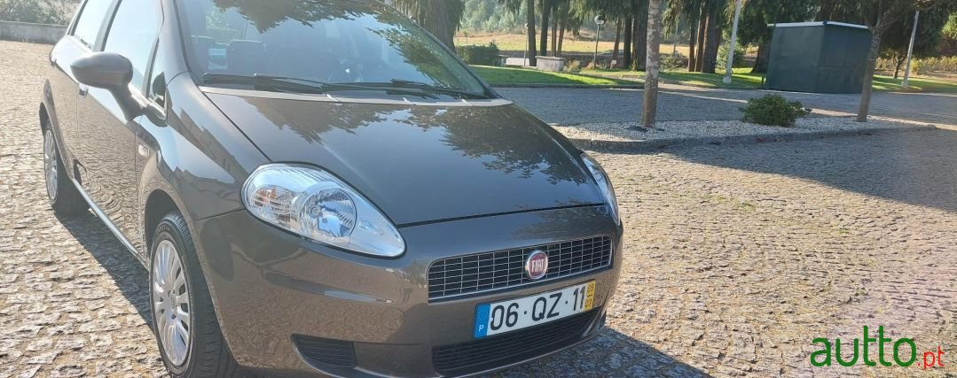 2009' Fiat Grande Punto photo #1