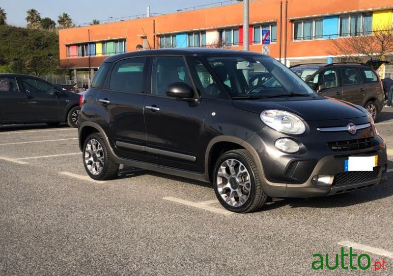 2017' Fiat 500L photo #2