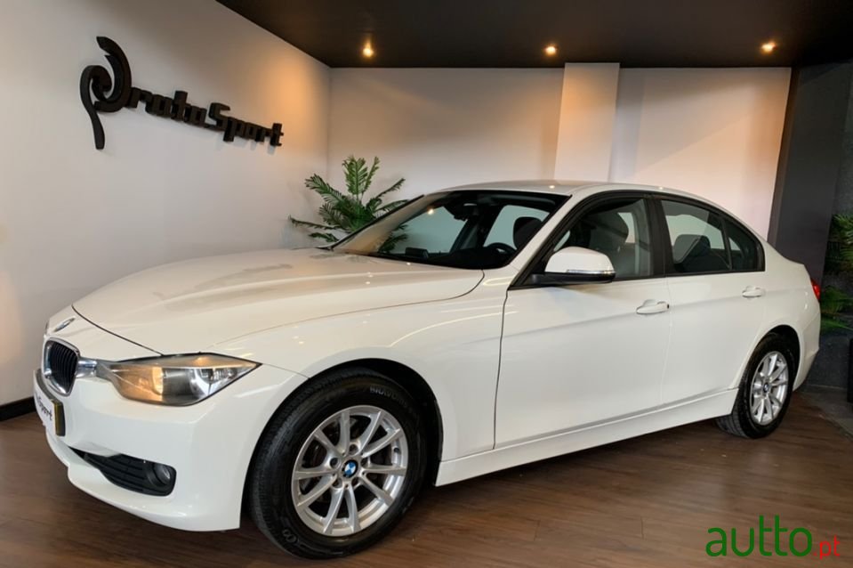 2013' BMW 316 photo #2