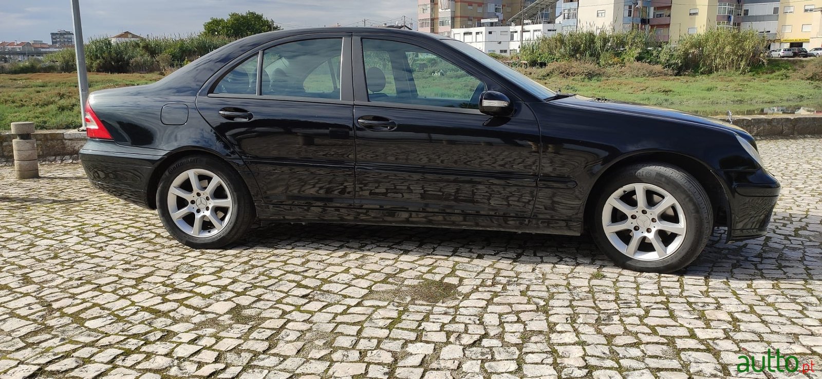 2005' Mercedes-Benz 220 photo #4