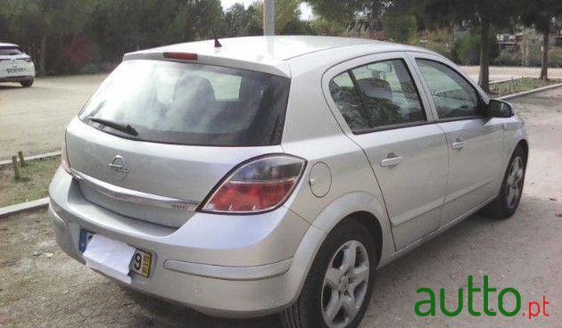 2007' Opel Astra 1.3 Cdti photo #2