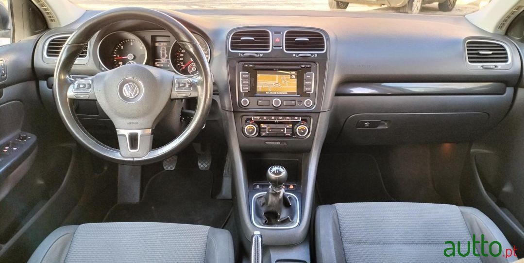 2010' Volkswagen Golf Variant photo #6