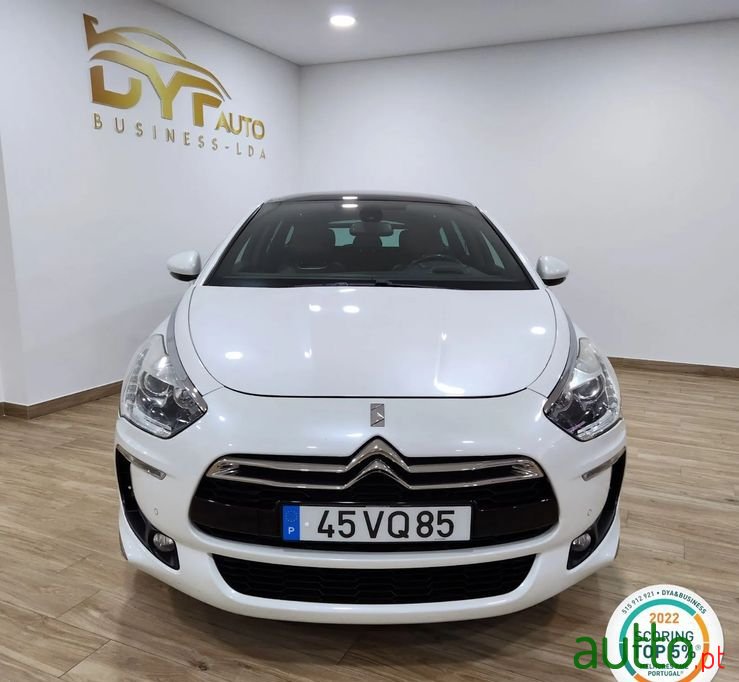 2013' Citroen DS5 photo #2