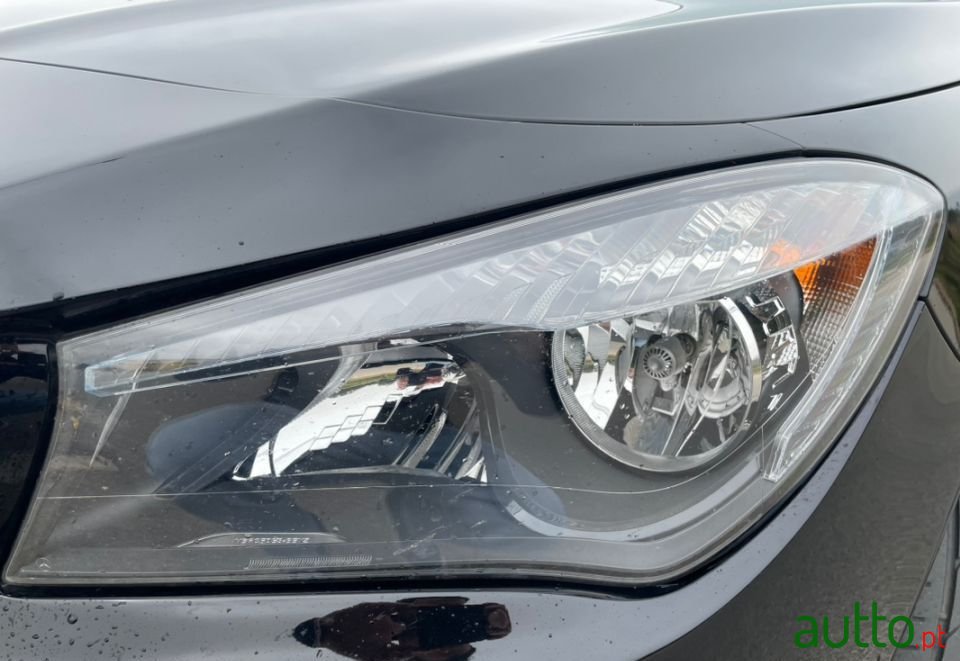 2017' Mercedes-Benz Cla-180 photo #2