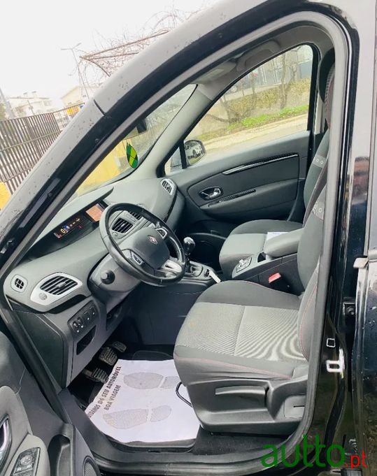 2013' Renault Grand Scenic photo #5