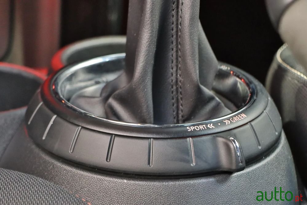 2014' MINI Cooper 3 Portas photo #5