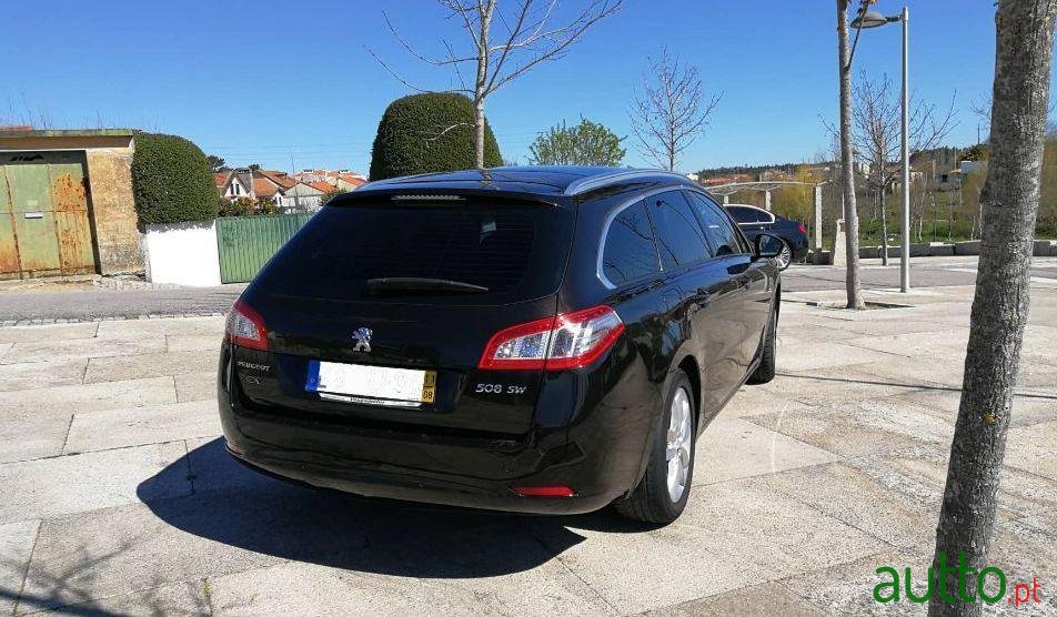2011' Peugeot 508 Sw photo #1