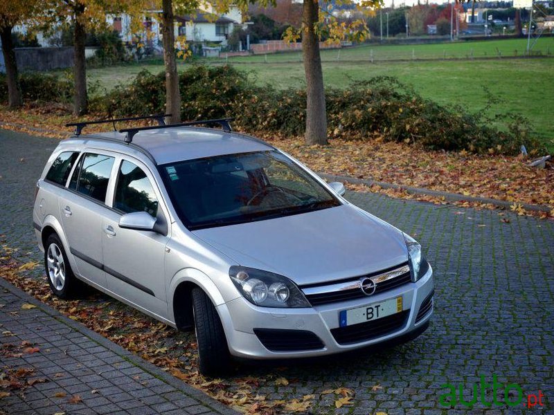 2006' Opel Astra 1.3 Cdti photo #2
