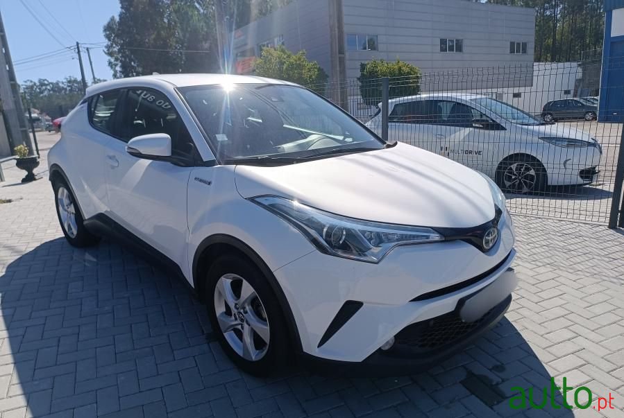 2019' Toyota C-HR photo #4