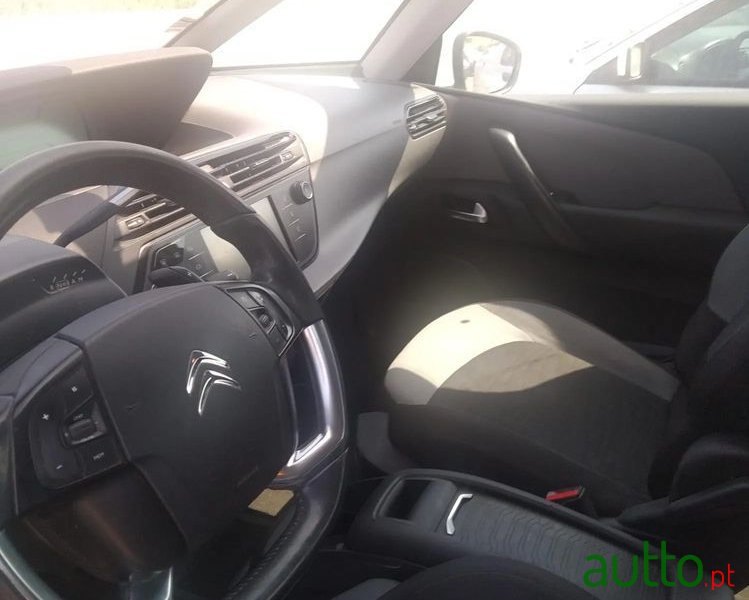 2014' Citroen C4 Picasso photo #6