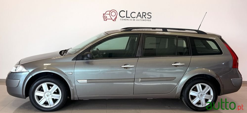 2005' Renault Megane Break photo #2