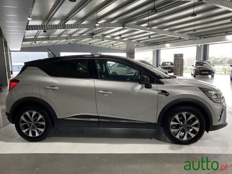 2020' Renault Captur photo #4