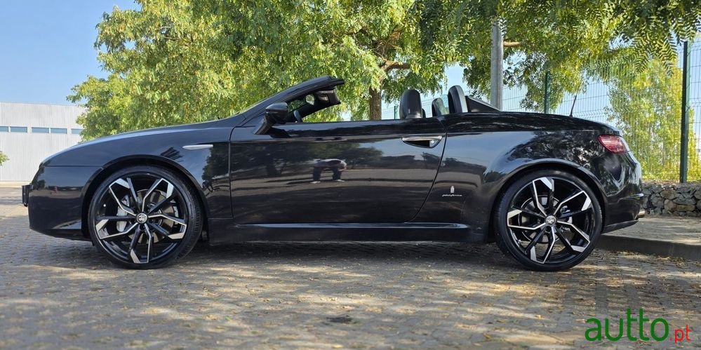 2008' Alfa Romeo Spider 2.4 Jtdm photo #5