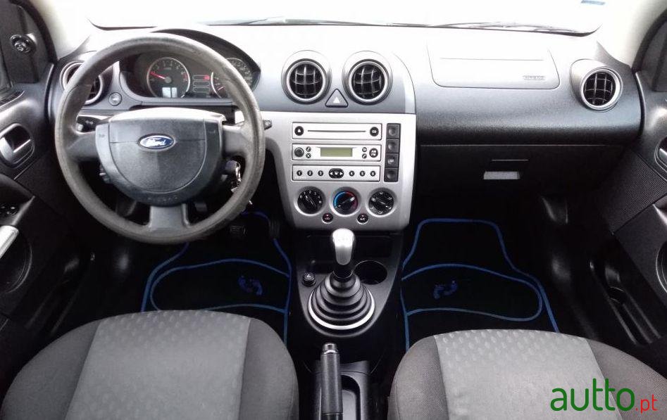 2005' Ford Fiesta photo #3